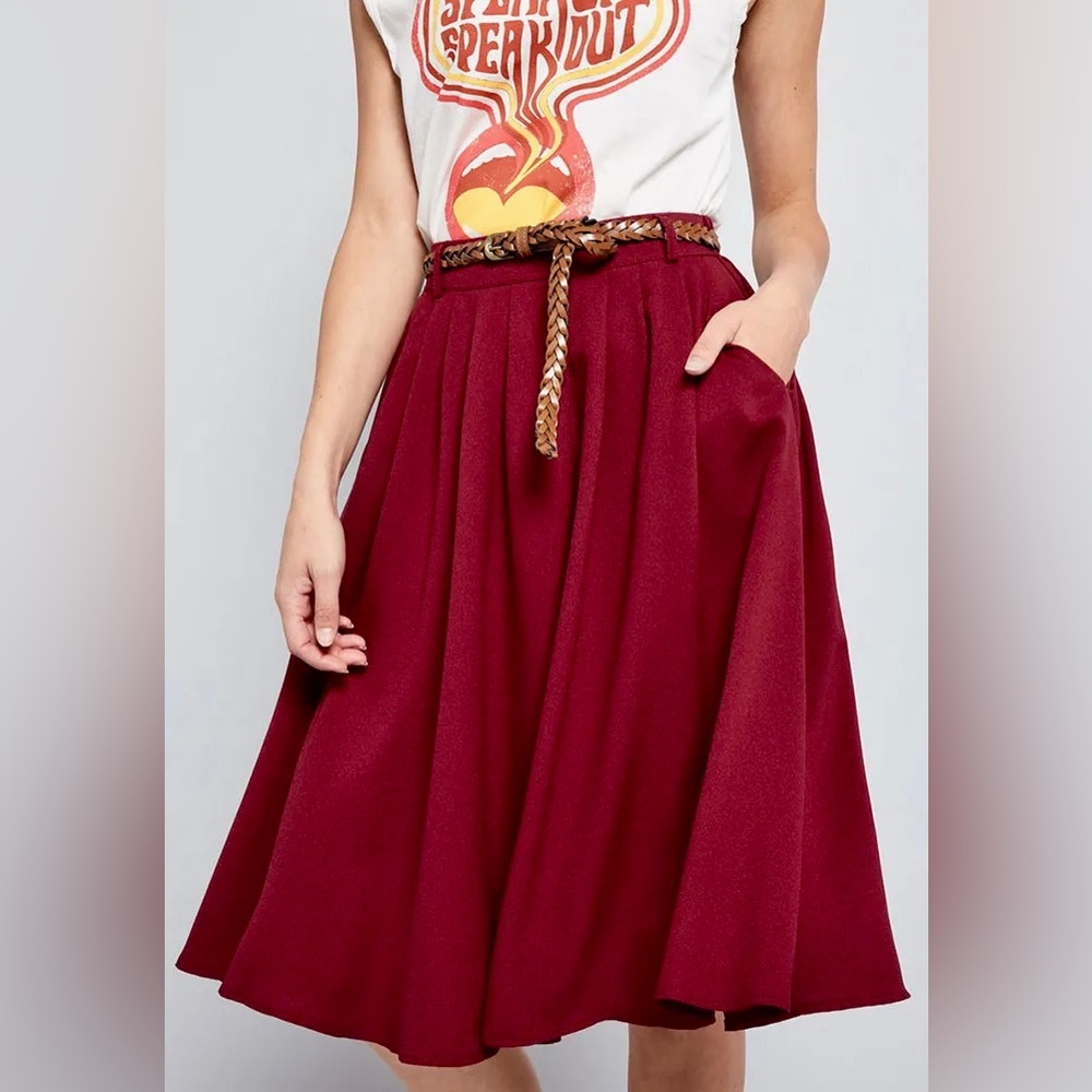 Modcloth - Breathtaking Tiger Lilies Skirt in Merlot - size Small